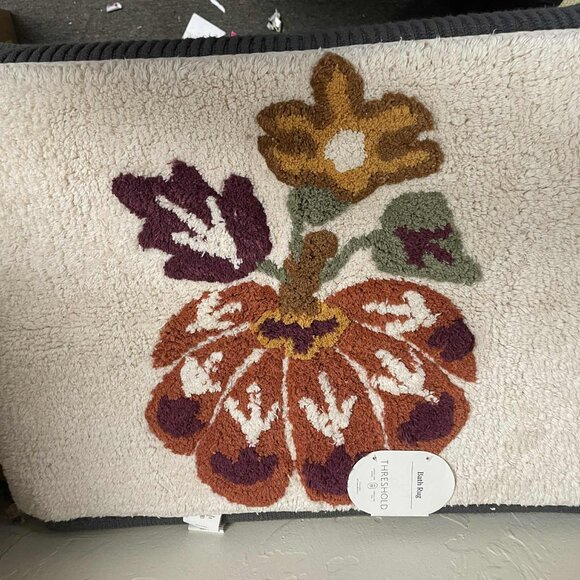 Brand New with Tags Harvest Pumpkin Bath Rug White - Threshold. - Picture 2 of 3